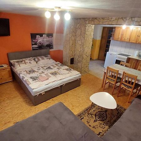 Privat 498 Hotell Lúčky Exteriör bild