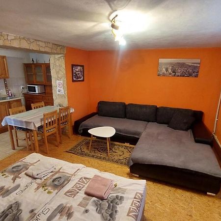 Privat 498 Hotell Lúčky Exteriör bild